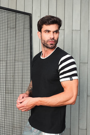 Camiseta Masculina em Malha Crepe Listrada