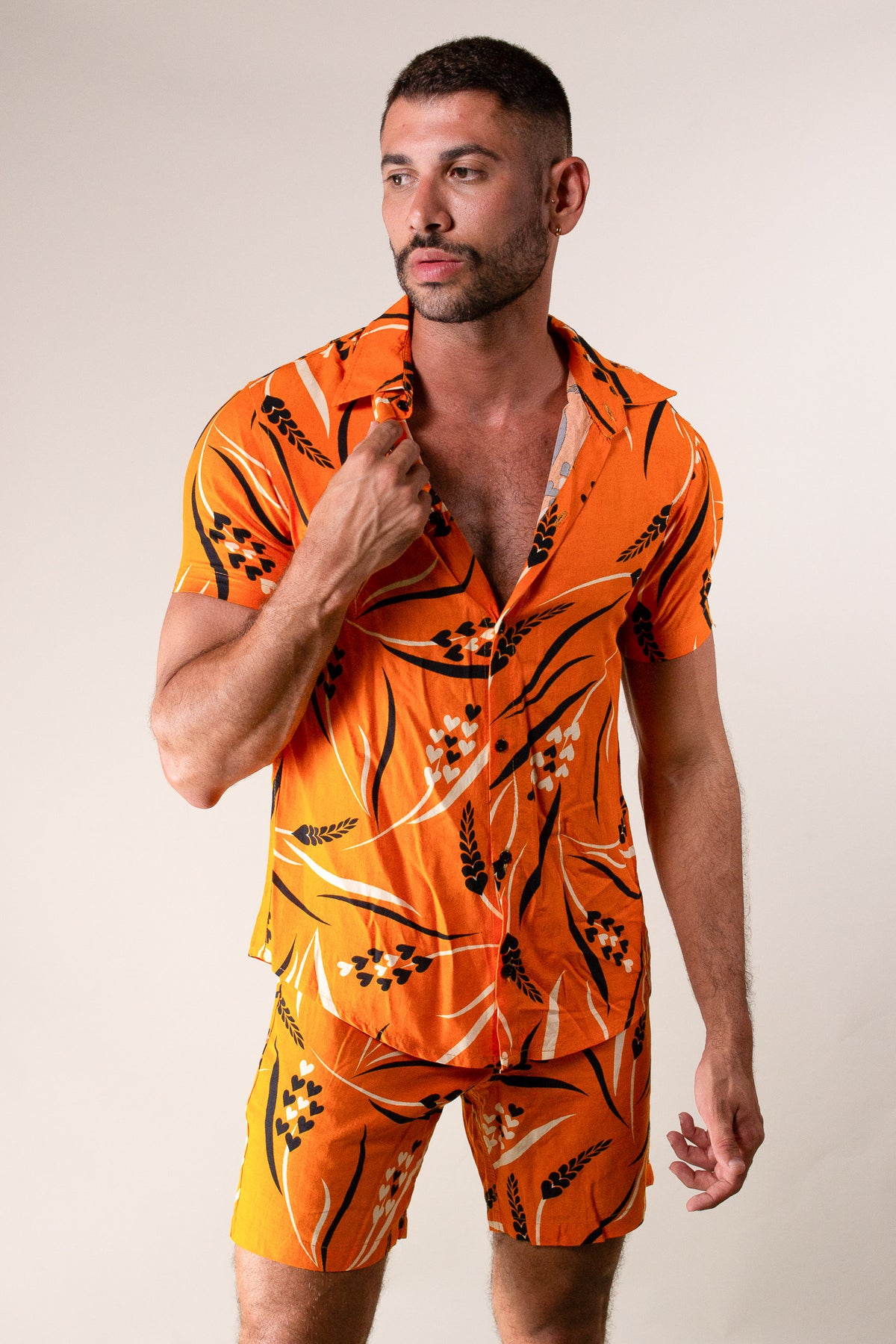 Conjunto Masculino Camisa e Short em  Viscose Floral Laranja