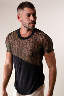 Camiseta Masculina em Viscolycra Preta Frente Arrastão Dourado