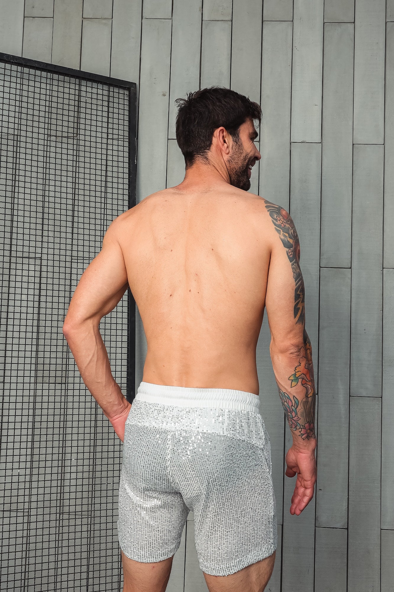 Short Masculino em Paetê Cós Franzido