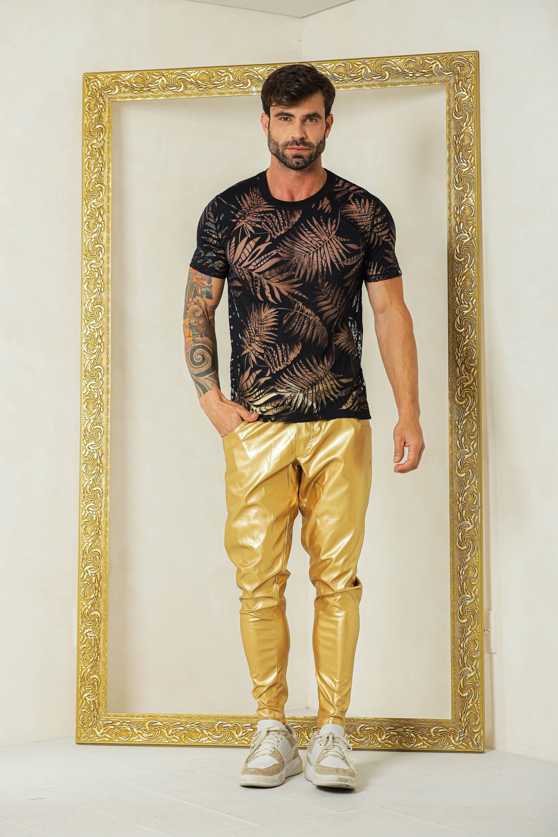 Camiseta Masculina em Devorê Floral