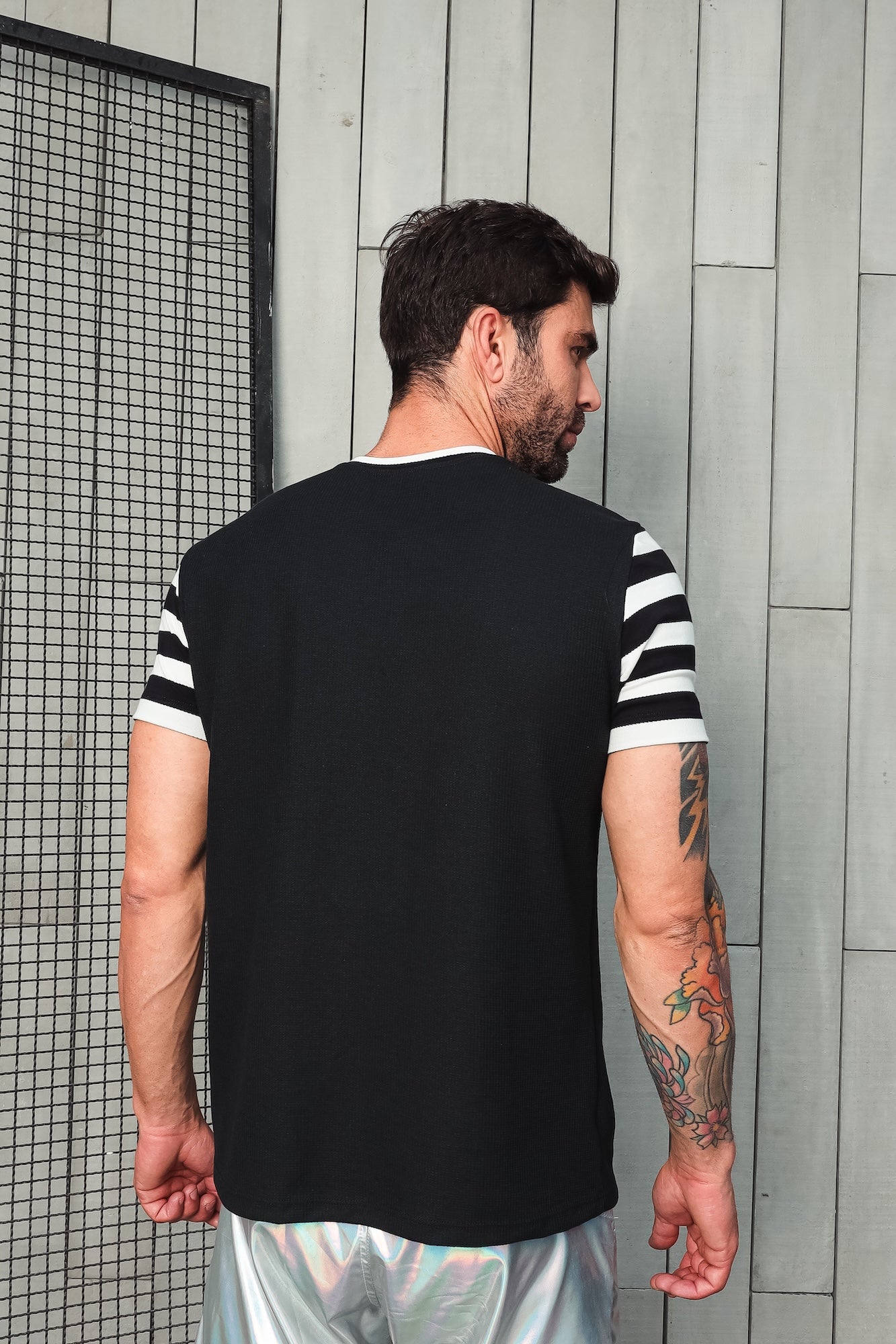 Camiseta Masculina em Malha Crepe Listrada