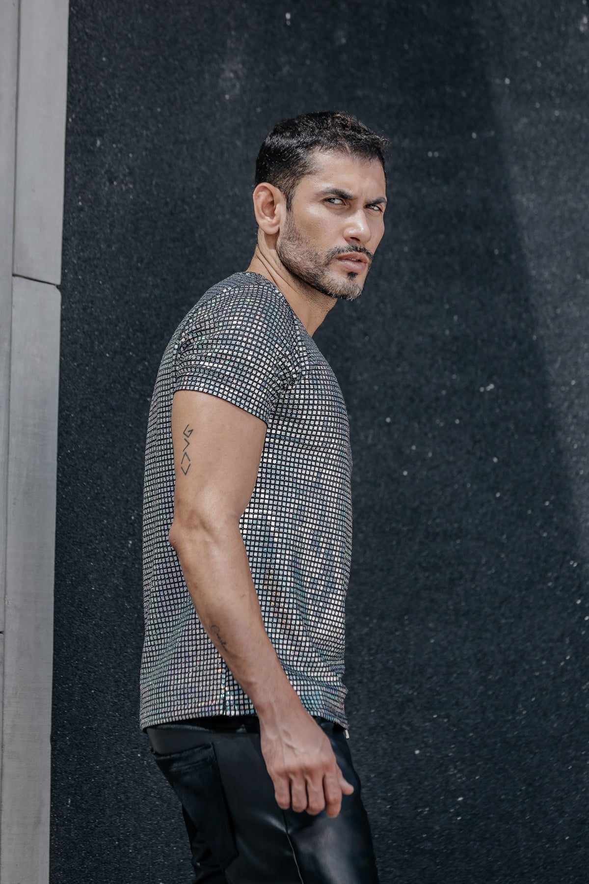 CamIseta Masculina Paetê Holografico