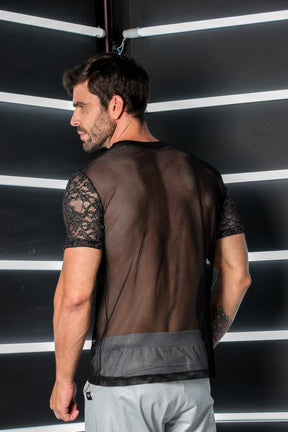 Camiseta Masculina em Tela com Detalhe em Renda