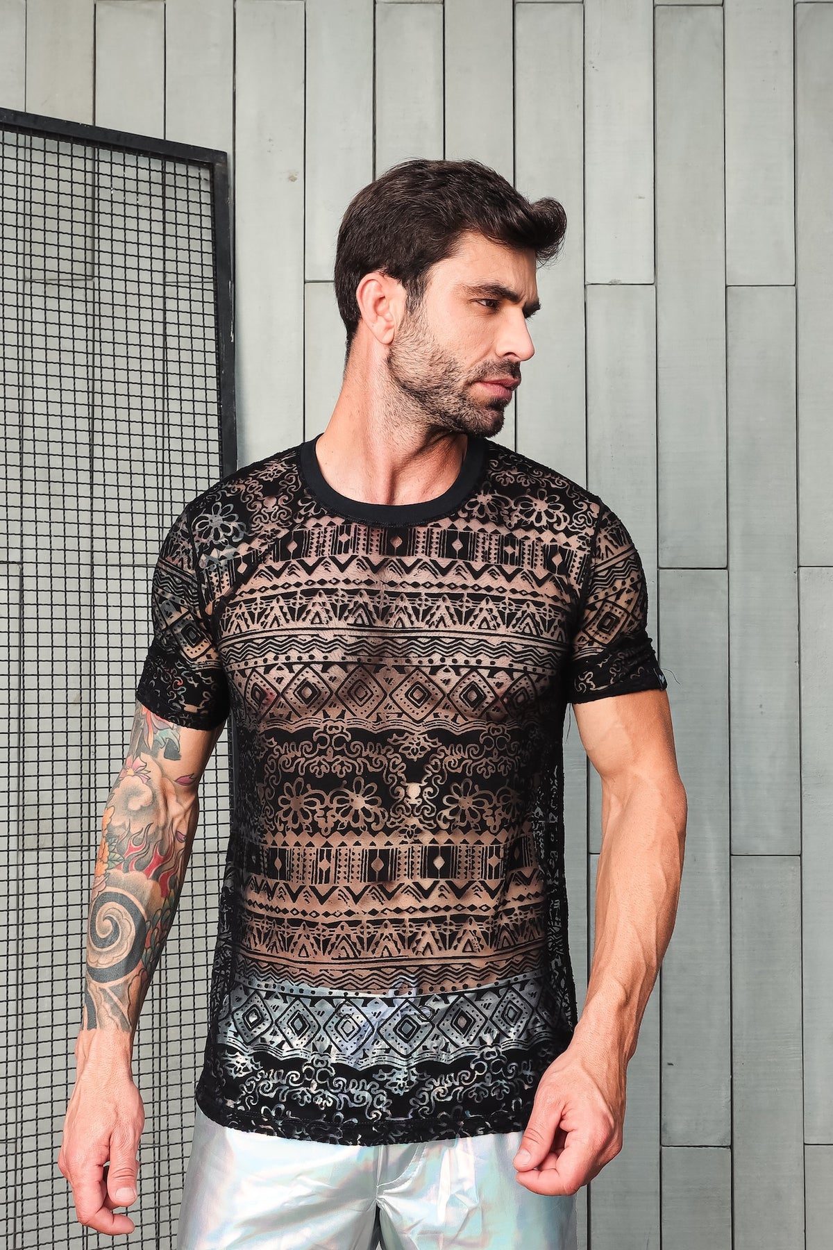 Camiseta Masculina em Devorê Floral