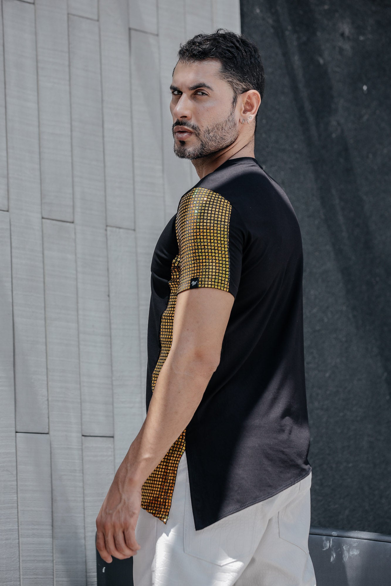 Camiseta Masculina Transversal Viscolycra com Detalhe Holográfico