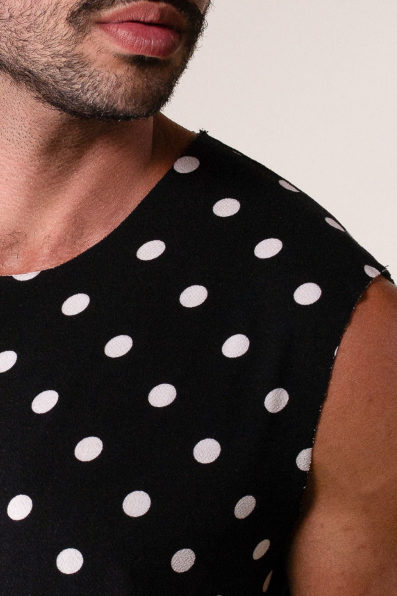 Regata Masculina Machão Estampa Poá Preta