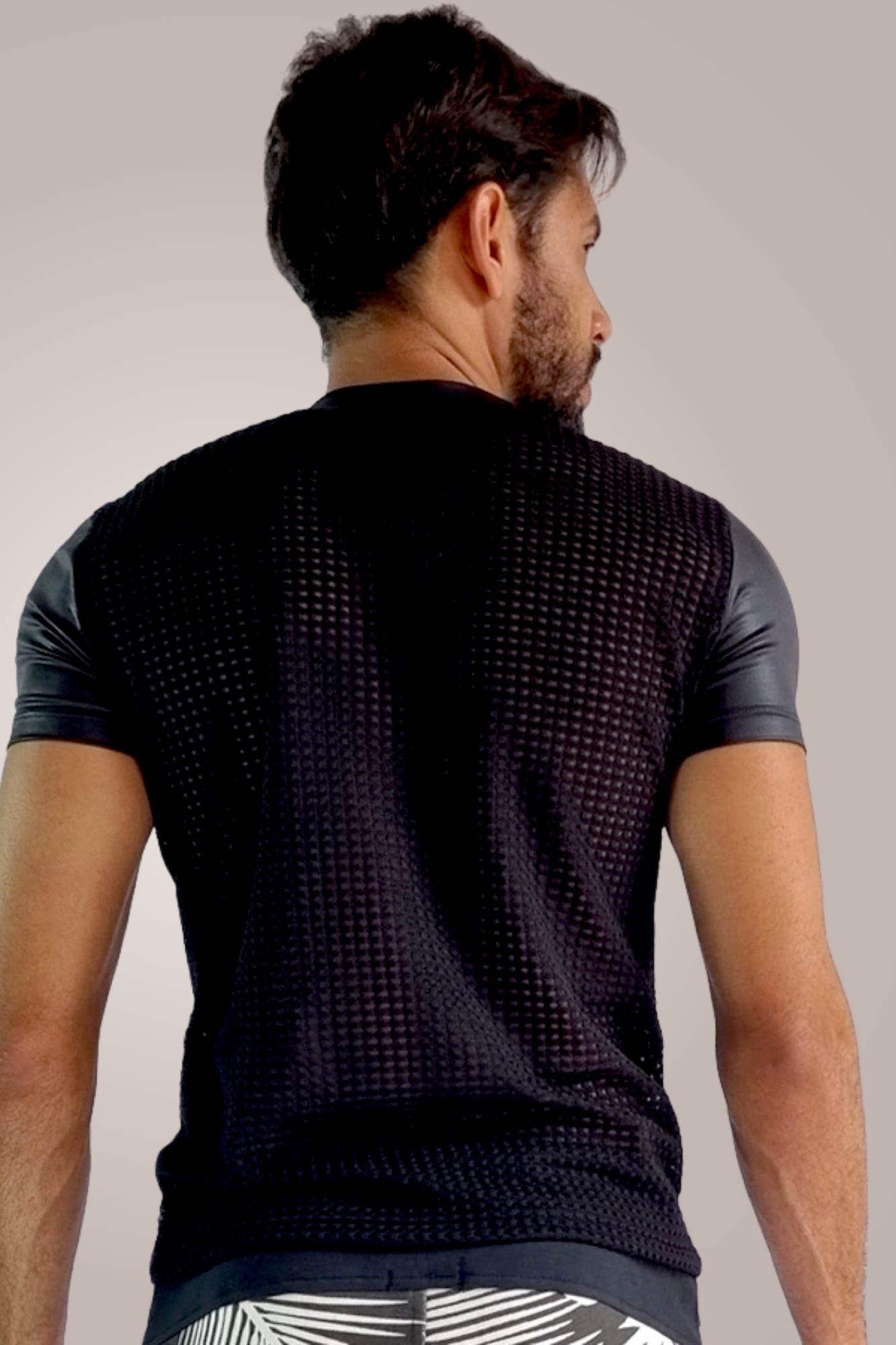 Camiseta Masculina em Arrastão Fechado Detalhe Cirrê
