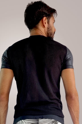 Camiseta Masculina em Arrastão Fechado Detalhe Cirrê