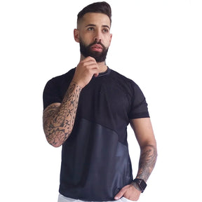 Camiseta Masculina em Cirrê com Detalhes em Tela