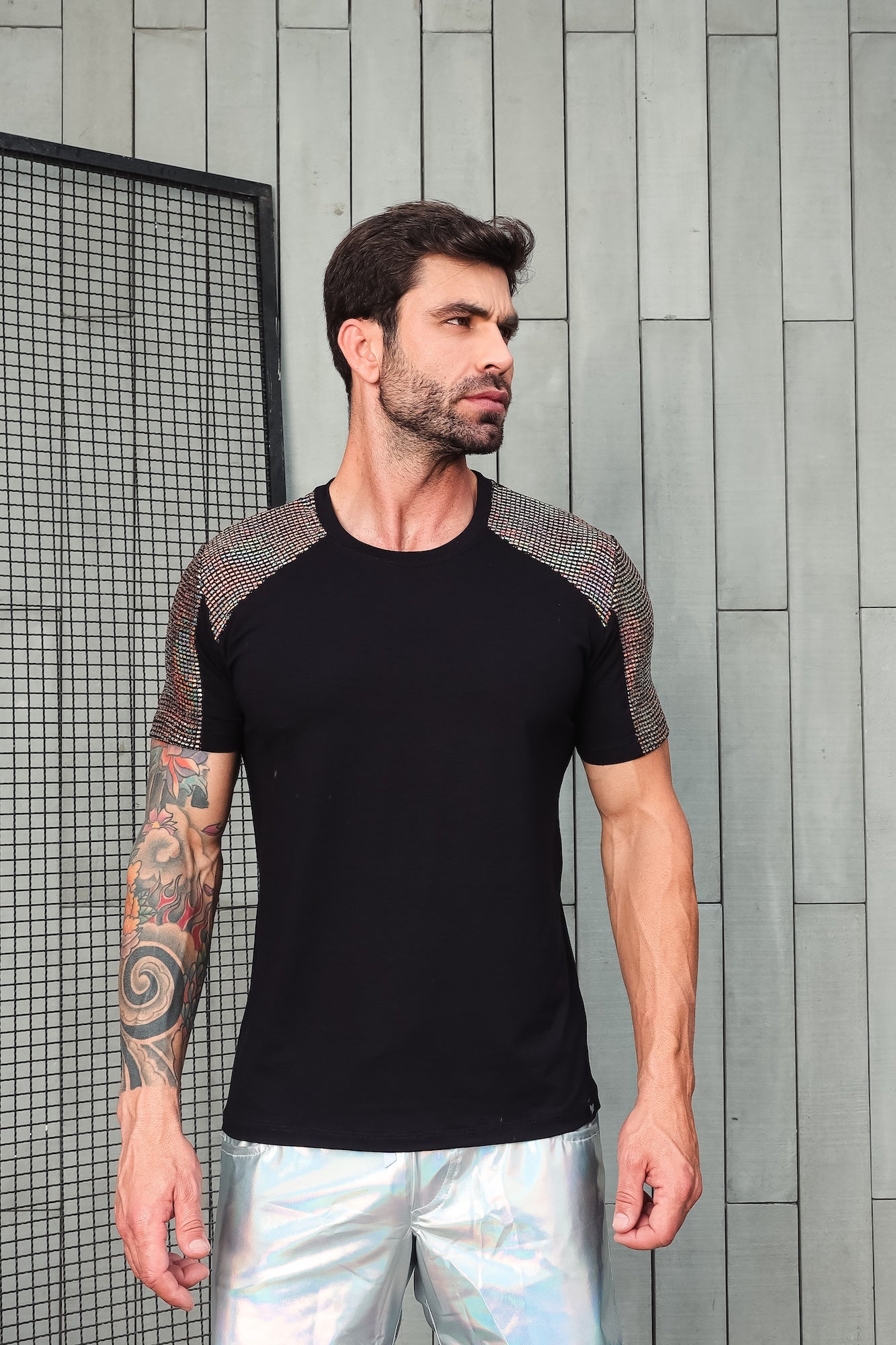 Camiseta Masculina em Viscolycra Mangas Paetê Brunella