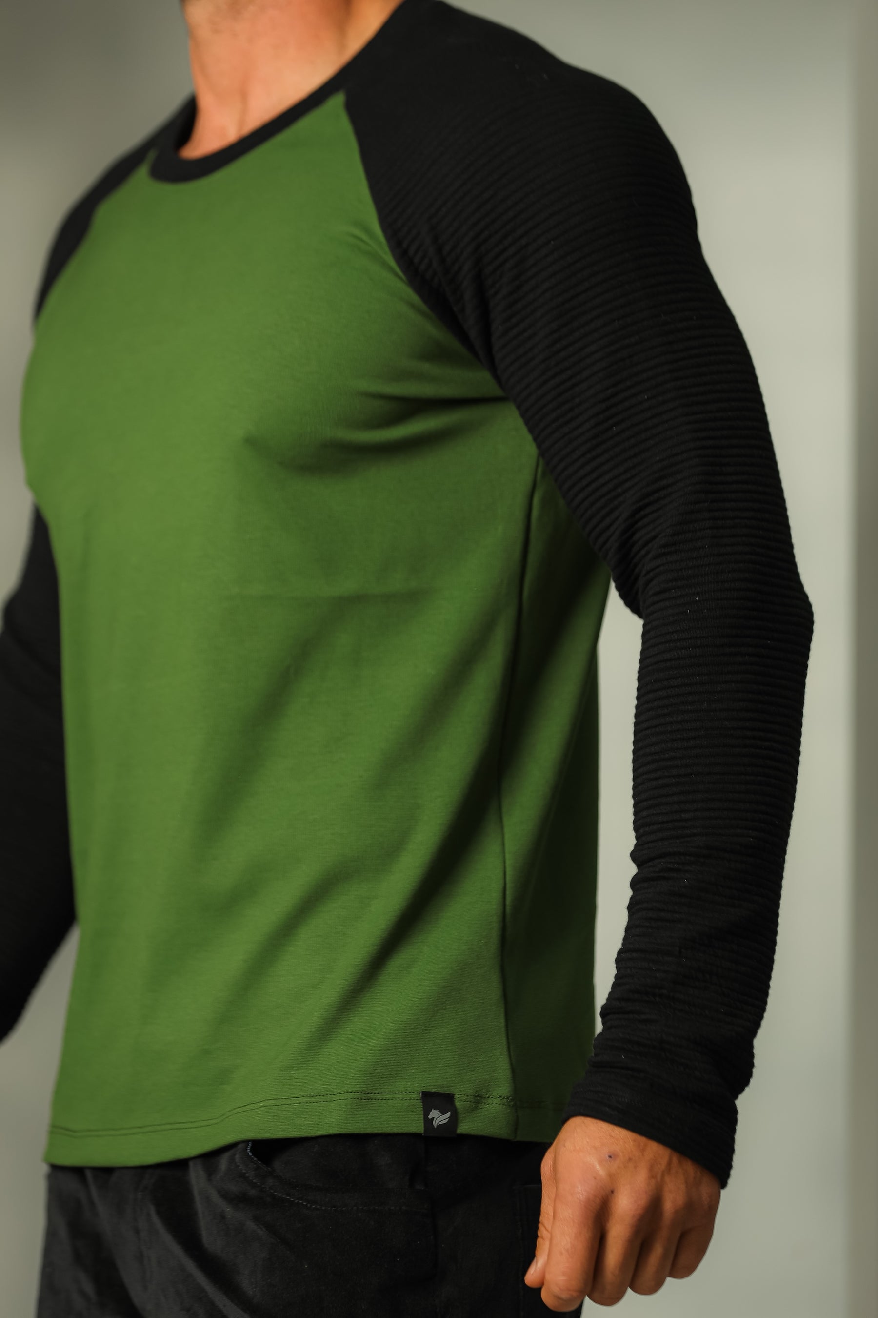 Camiseta Masculina Malha Ponto Roma Manga Raglan Preto