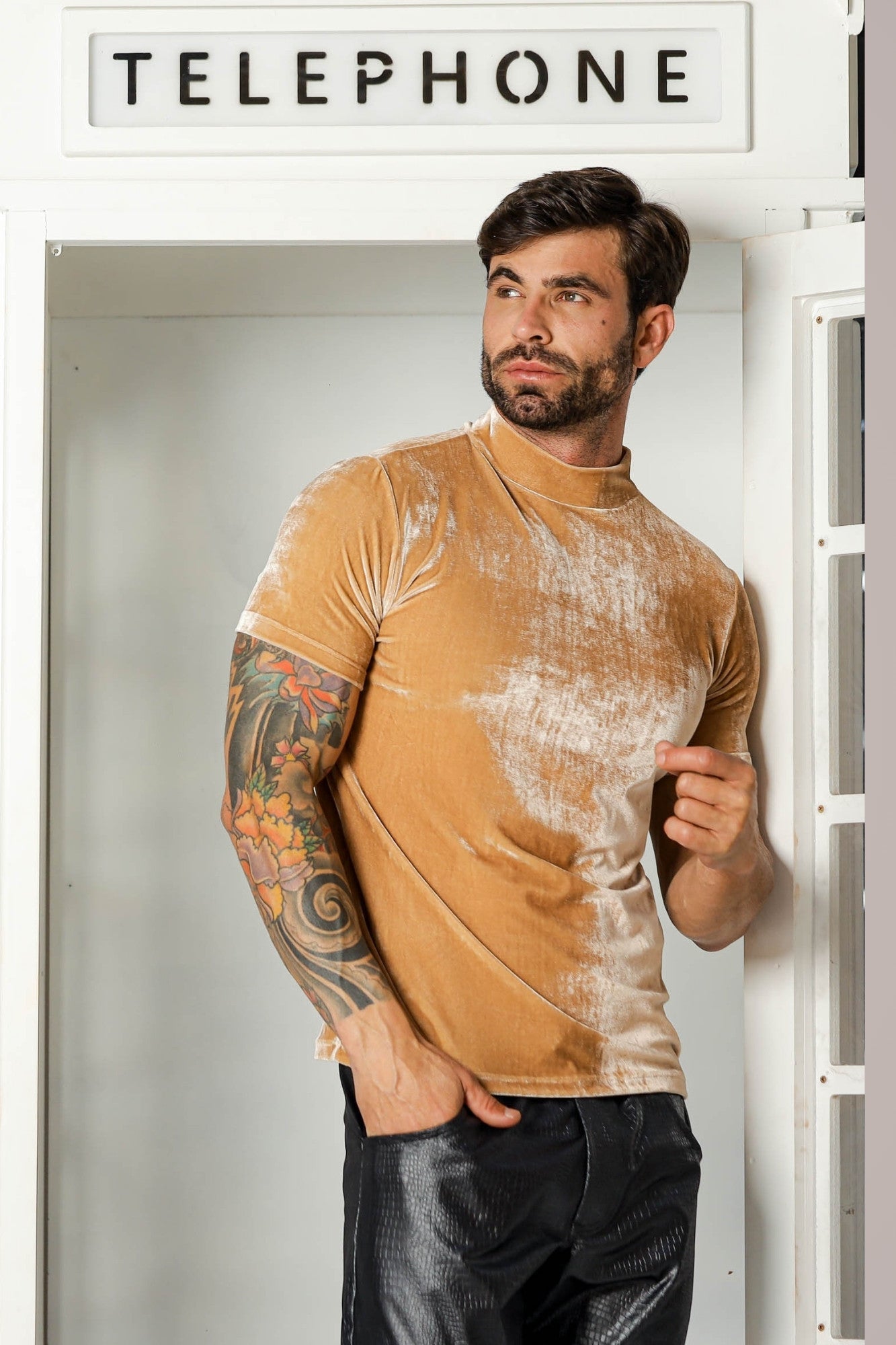 Camiseta Masculina em Veludo