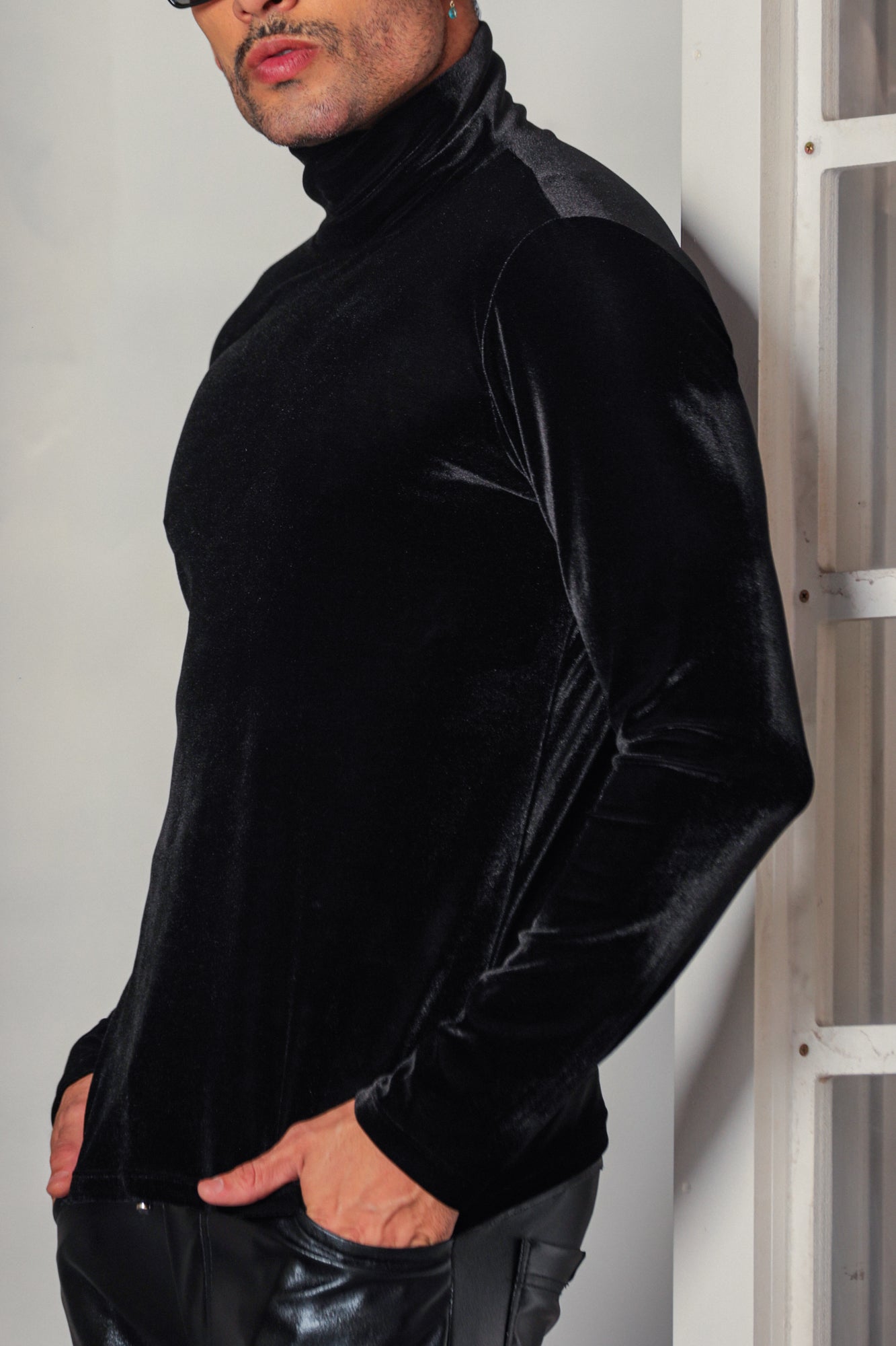Blusa Masculina Cacharrel em Veludo Preto