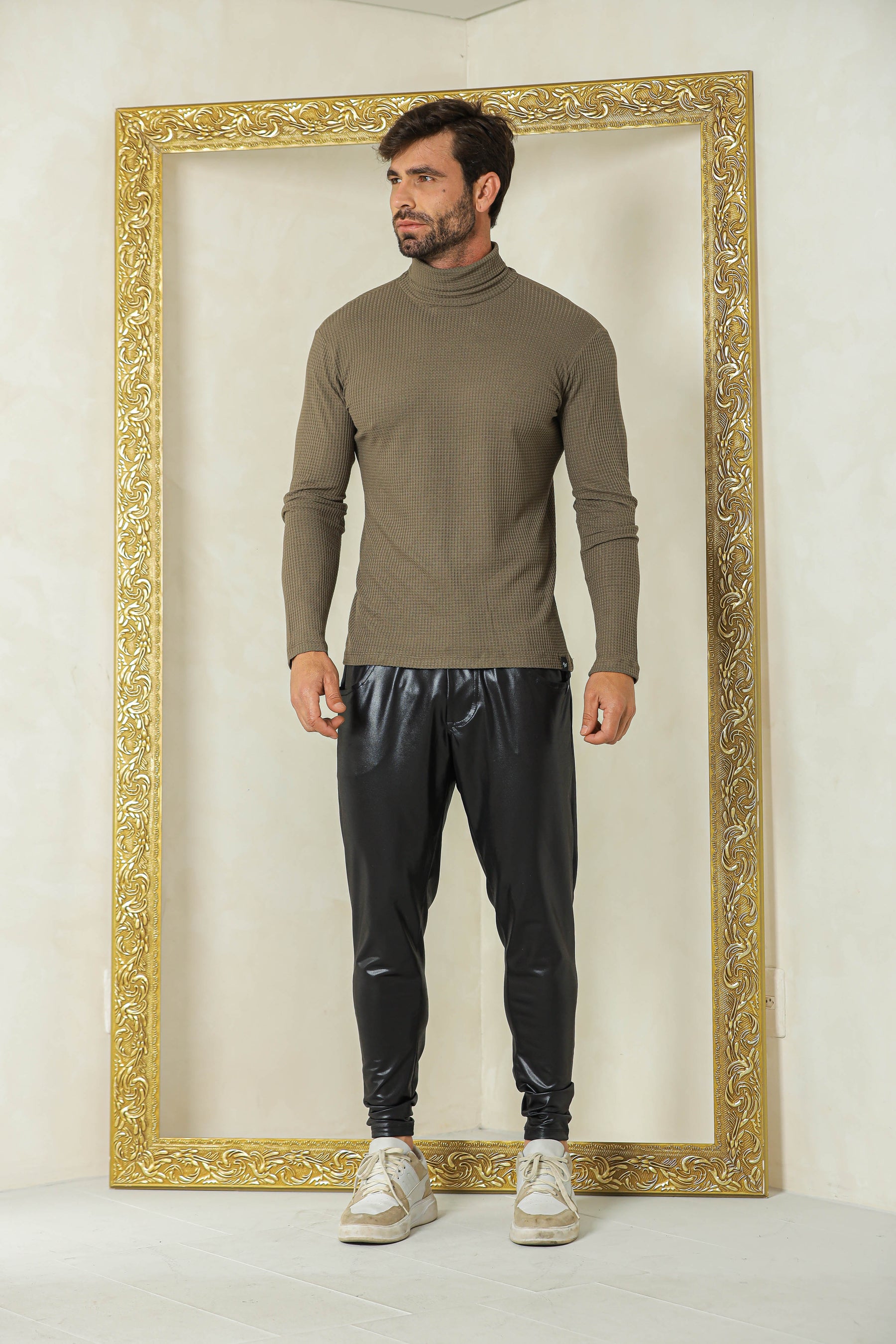 Suéter Masculino em Malha Crepe