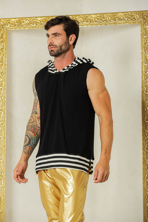 Regata Masculina Machão com Capuz e Detalhe Listrado