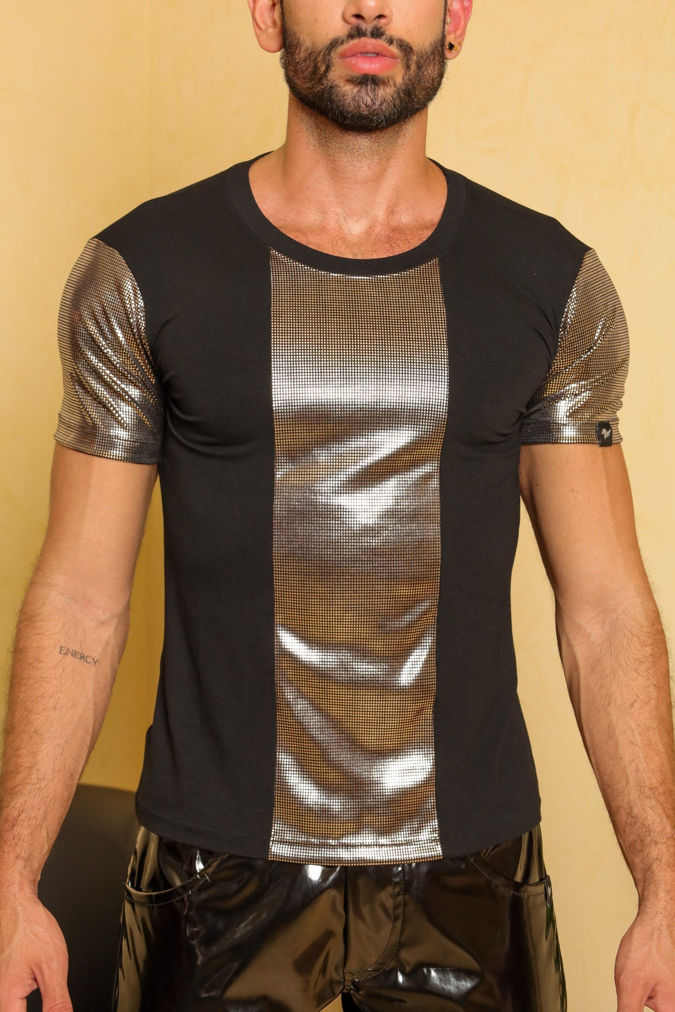 Camiseta Masculina em Viscolycra Detalhe Holográfico