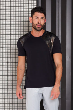 Camiseta Masculina em Viscolycra com Detalhe Animal Print