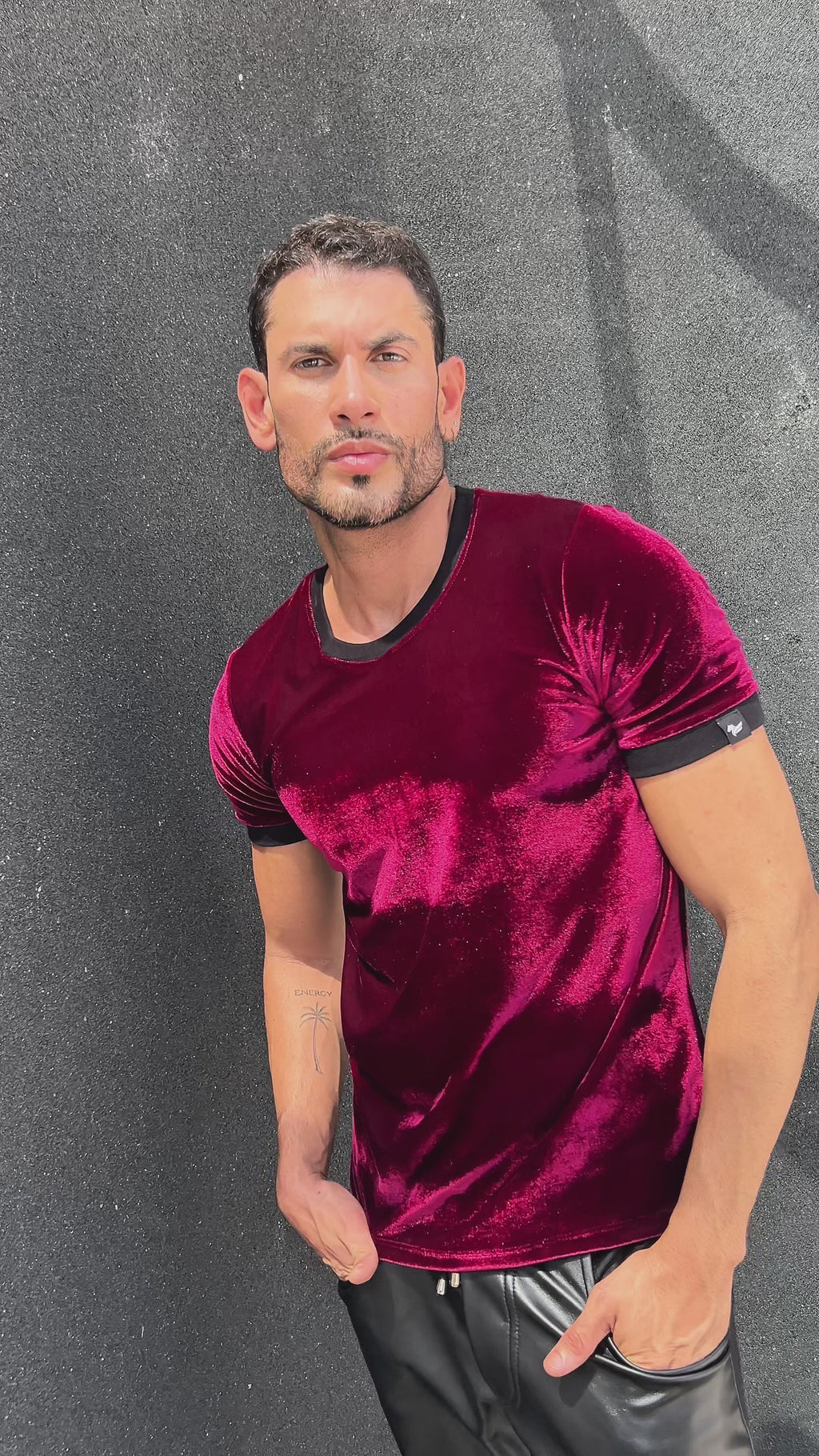 Camiseta Masculina em Veludo Cristal
