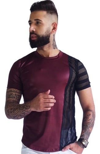 Camiseta Masculina Cirrê com Detalhe Lateral Bordô Ateliê João Vieira | JotaVê