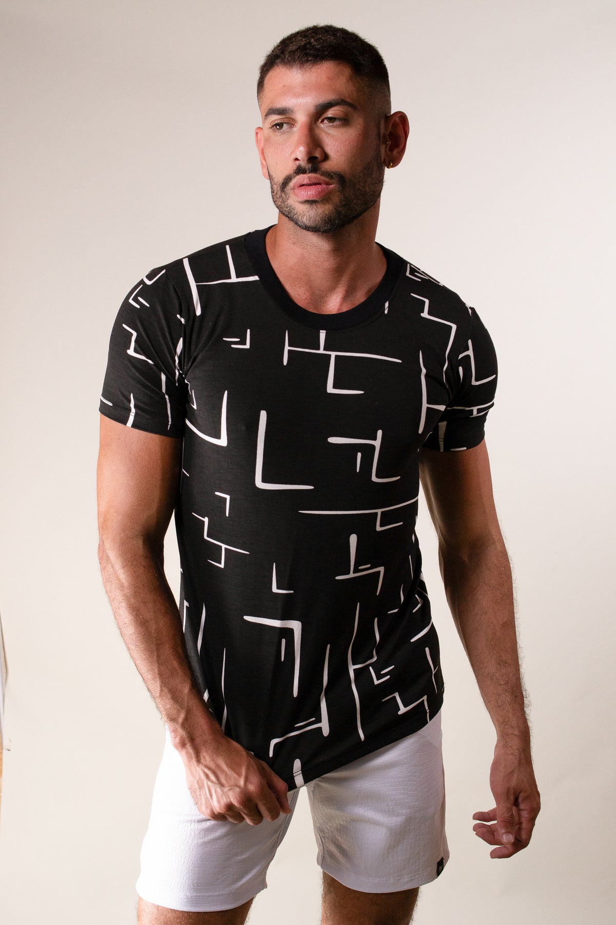 Camiseta Masculina Estampa Abstrata Preta - Ateliê João Vieira - JotaVê