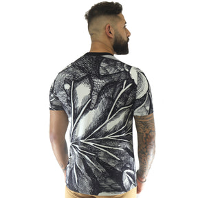 Camiseta Masculina em Viscolycra Preta Estampa Floral Ateliê João Vieira | JotaVê