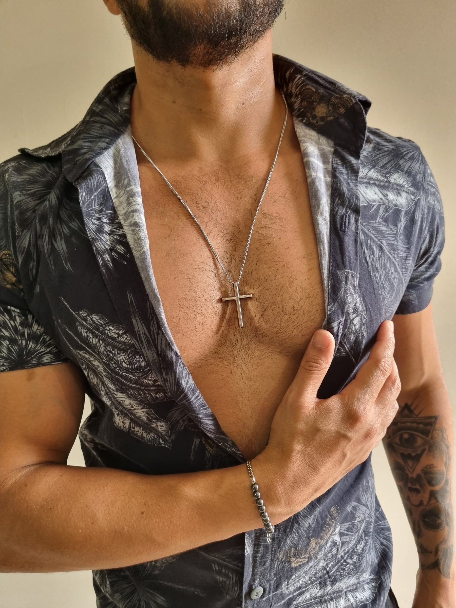 Colar Crucifixo Prata Ateliê João Vieira | JotaVê