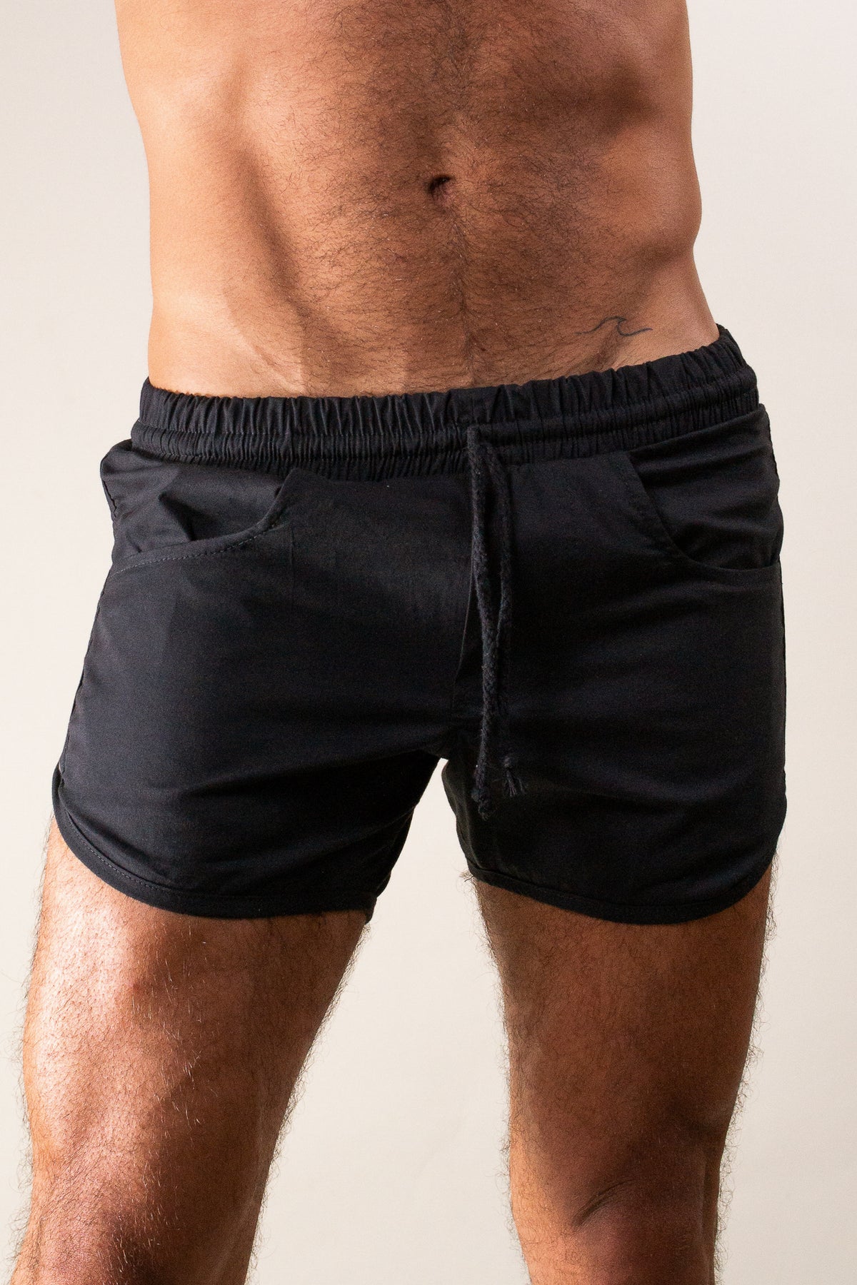 Short Masculino Modelo Fit em Tricoline Preto - Ateliê João Vieira - JotaVê