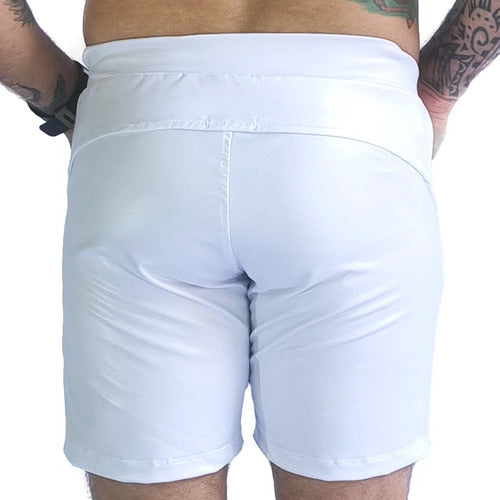 Short Masculino em Cirrê Brilhoso Branco Ateliê João Vieira | JotaVê